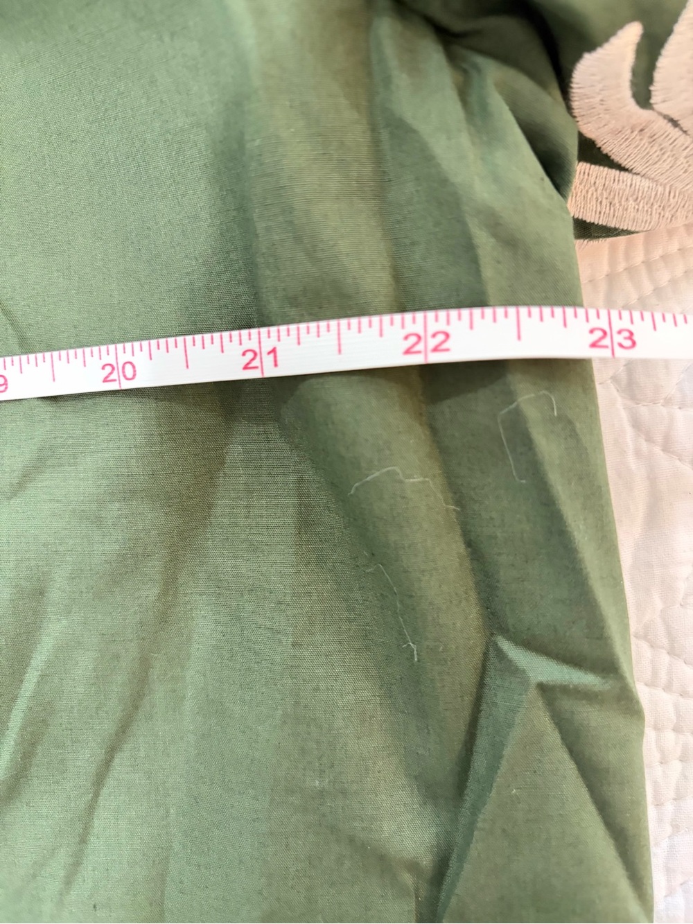 NWT SZ L ENTRO Olive Green Lyla Puff-Sleeve Embroidered V-Neck Blouse - Picture 5 of 7